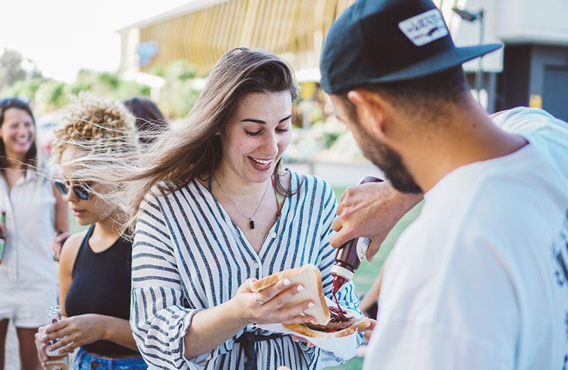 Estudiantes en barbacoa Dingoos